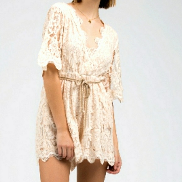 POL Lace Romper Gorgeous! Deep V Neck Bell Sleeves - Picture 8 of 8